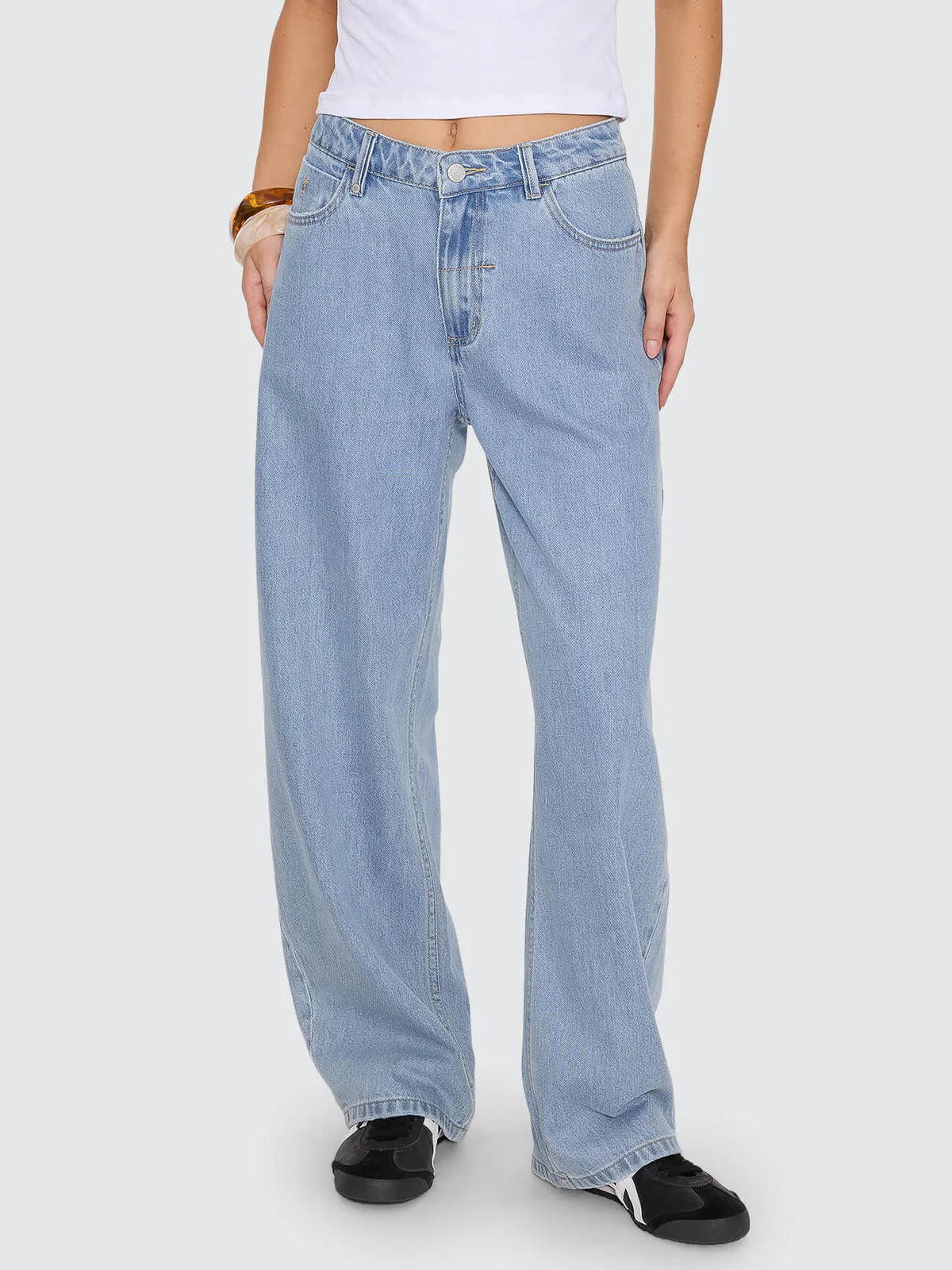 Sloane Low Rise Barrel Jean